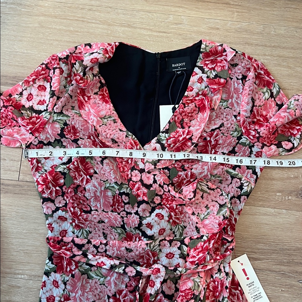 BARDOT Triple Frill Dress Color: Pink Gardenia Size 6 NWT - Picture 10 of 10